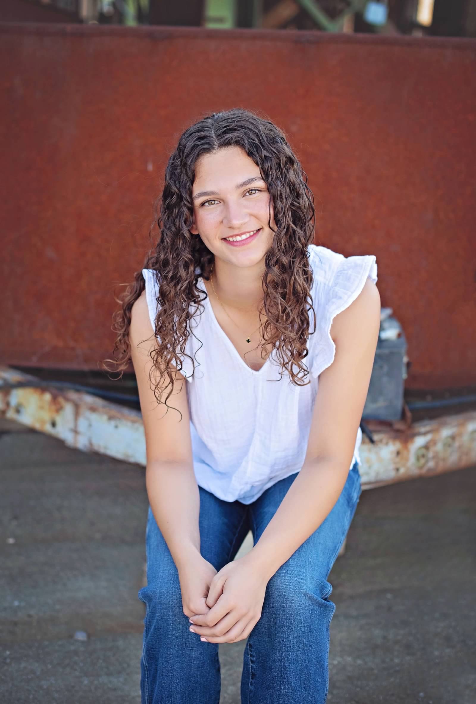 Allison Aguiar Headshot